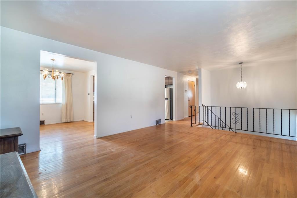 884 Bebout Road Venetia, PA 15367 - Photo 6 of 24 Living Room 884 Bebout Road