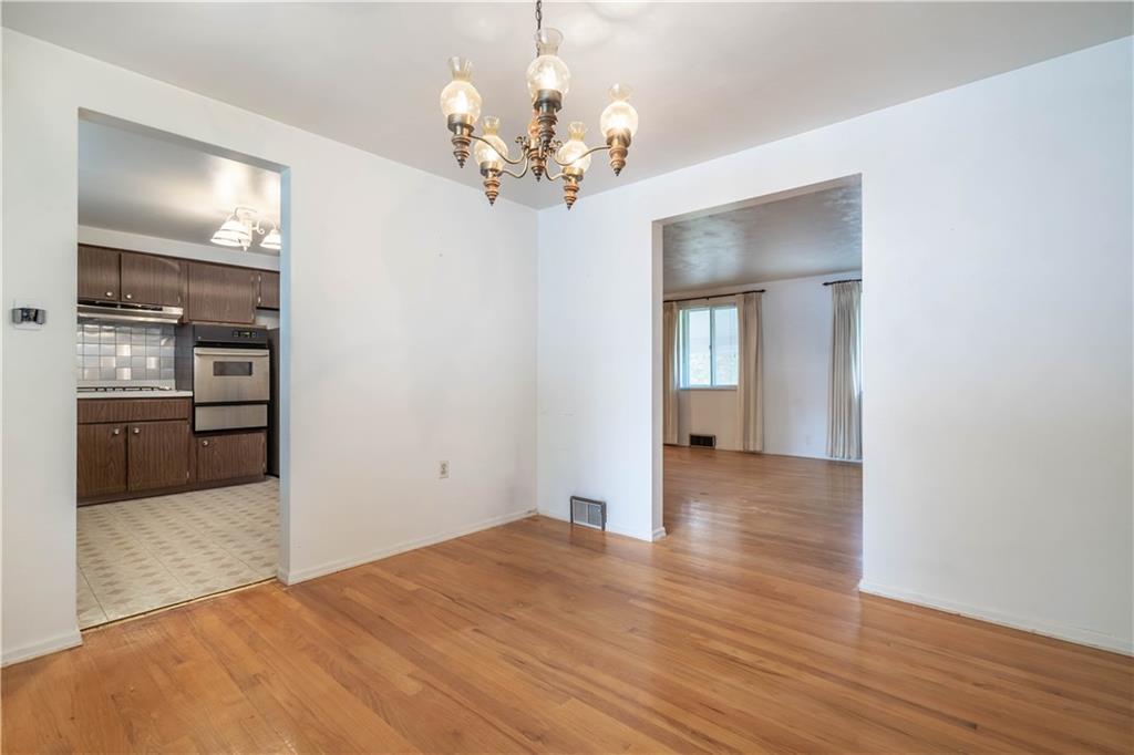 884 Bebout Road Venetia, PA 15367 - Photo 8 of 24 Dining Room 884 Bebout Road