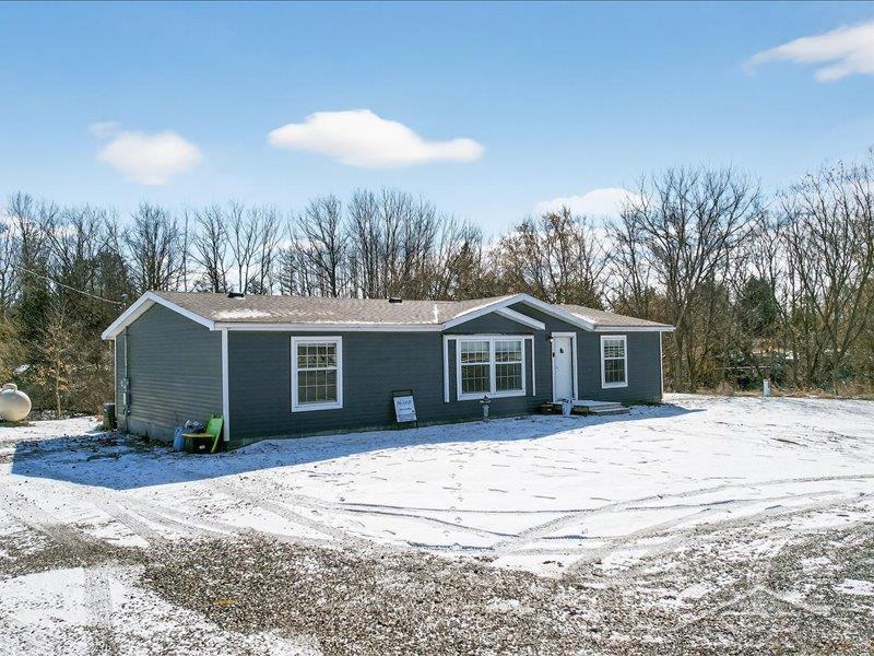 3413 Arenac State Road Standish, MI 48658 - Photo 2 of 40
