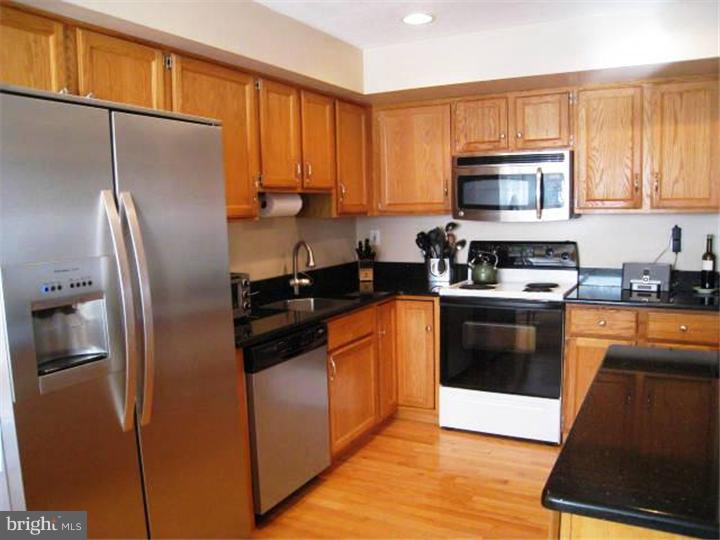 2063 East Wellington Road Newtown, PA 18940 - Photo 6 of 20 Gallery Image 6