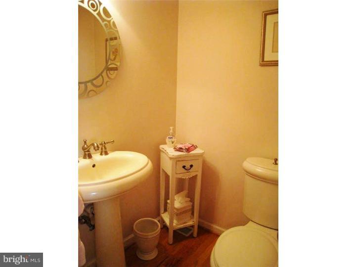2063 East Wellington Road Newtown, PA 18940 - Photo 10 of 20 Gallery Image 10