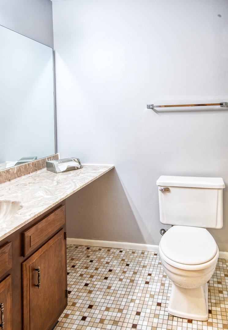 1540 Heather Court, Unit C1 Wheeling, IL 60090 - Photo 15 of 18