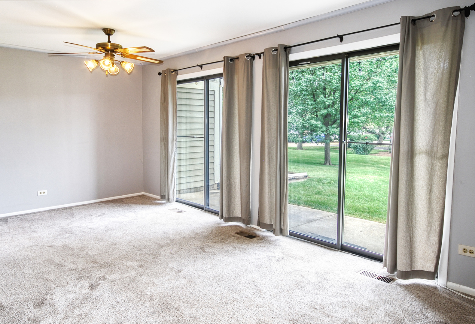1540 Heather Court, Unit C1 Wheeling, IL 60090 - Photo 5 of 18