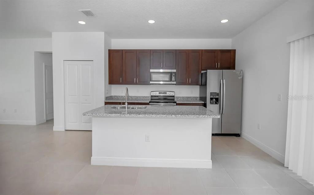 4033 Southwest 139th St Road Ocala, FL 34473 - Photo 10 of 12 Gallery Image 10