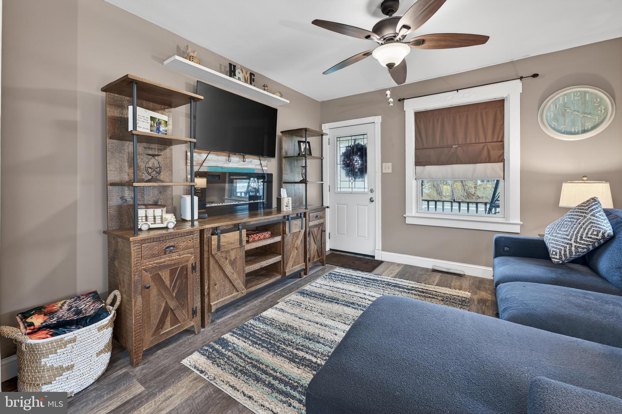 27 Arneys Mt Road Pemberton, NJ 08068 - Photo 4 of 30 Designer Glass Front Entry Door!