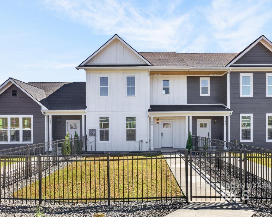 1198 Edington Moscow, ID 83843 - Photo 1 of 24