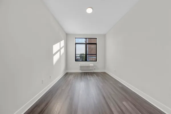 $3,700 | 121 34th Street, Unit 611, Union City, NJ 07087