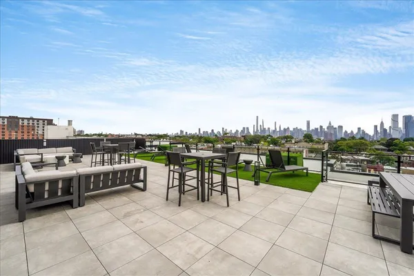 $3,700 | 121 34th Street, Unit 611, Union City, NJ 07087