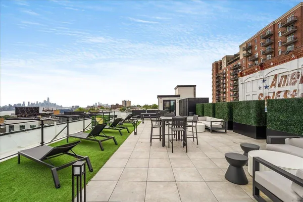 $3,700 | 121 34th Street, Unit 611, Union City, NJ 07087