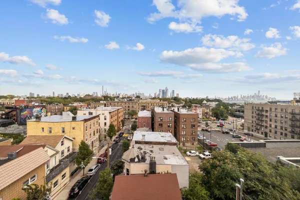 $3,700 | 121 34th Street, Unit 611, Union City, NJ 07087