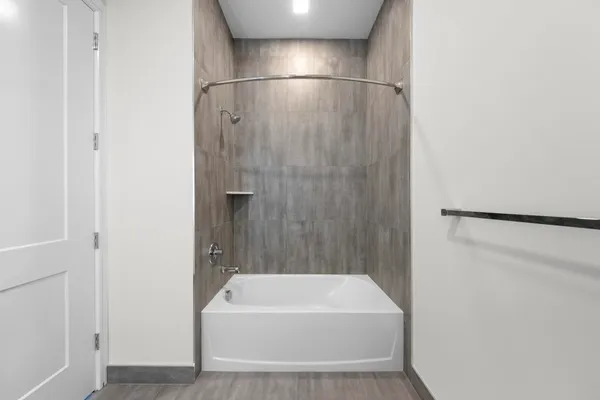 $3,700 | 121 34th Street, Unit 611, Union City, NJ 07087