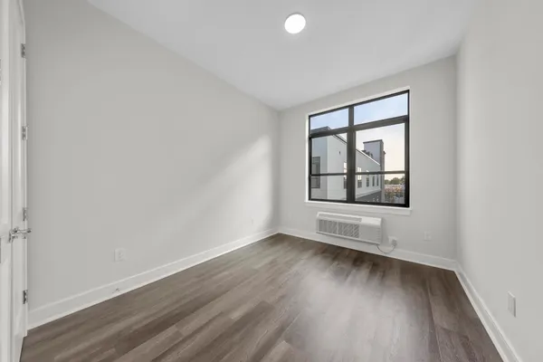 $3,700 | 121 34th Street, Unit 611, Union City, NJ 07087