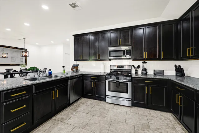 $2,300 | 17746 Auburn Heights Trail, Richmond, TX 77407