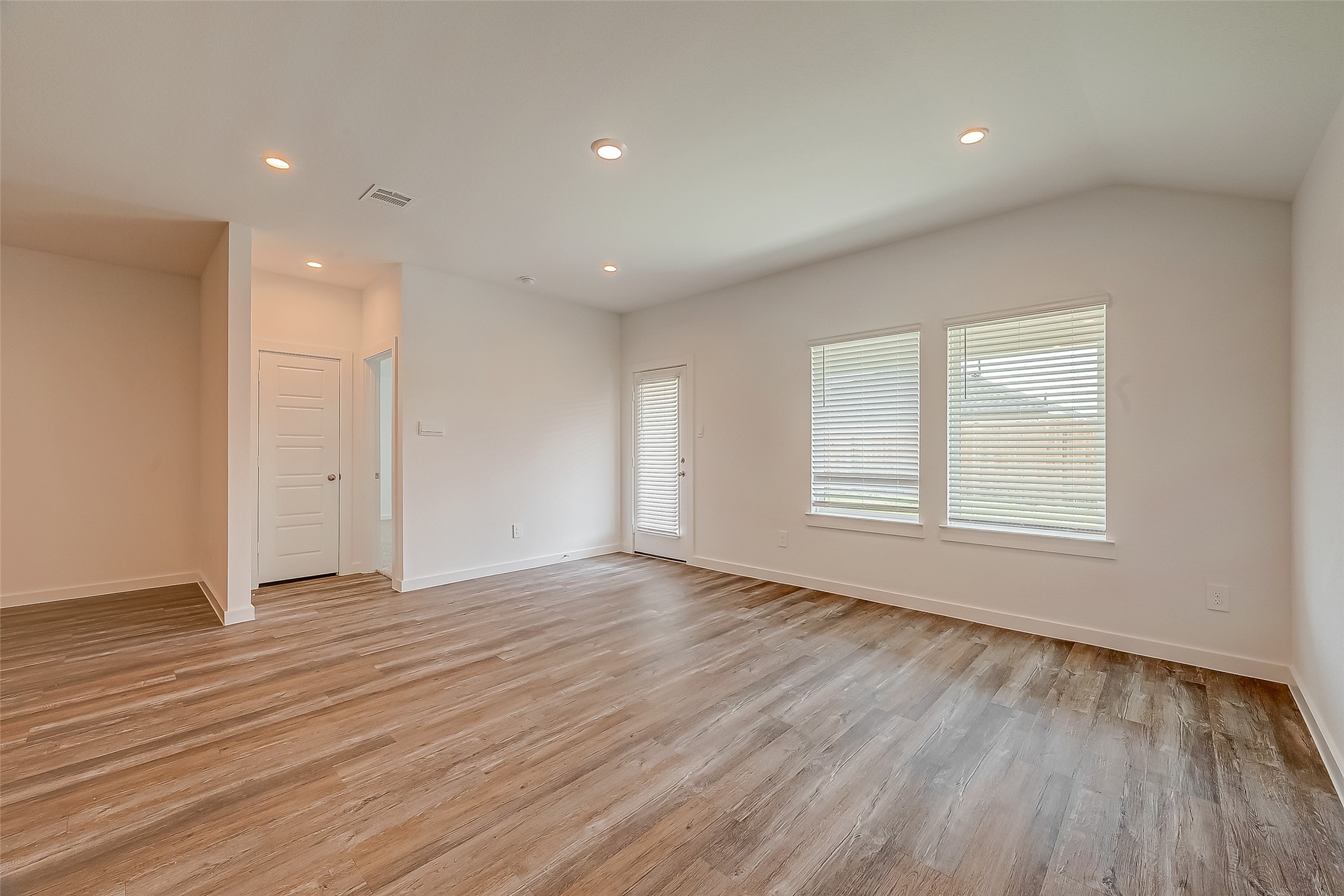 1018 Fringed Bluestar Drive Rosharon, TX 77583 - Photo 12 of 47