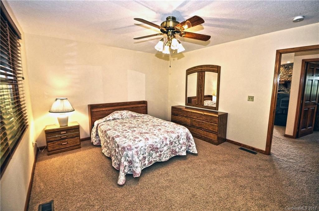 500 Robert Wilson Road Marshall, NC 28753 - Photo 17 of 23 Gallery Image 17