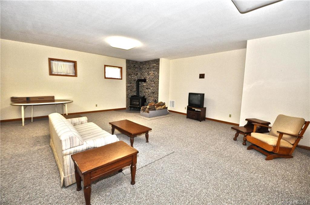 500 Robert Wilson Road Marshall, NC 28753 - Photo 19 of 23 Gallery Image 19