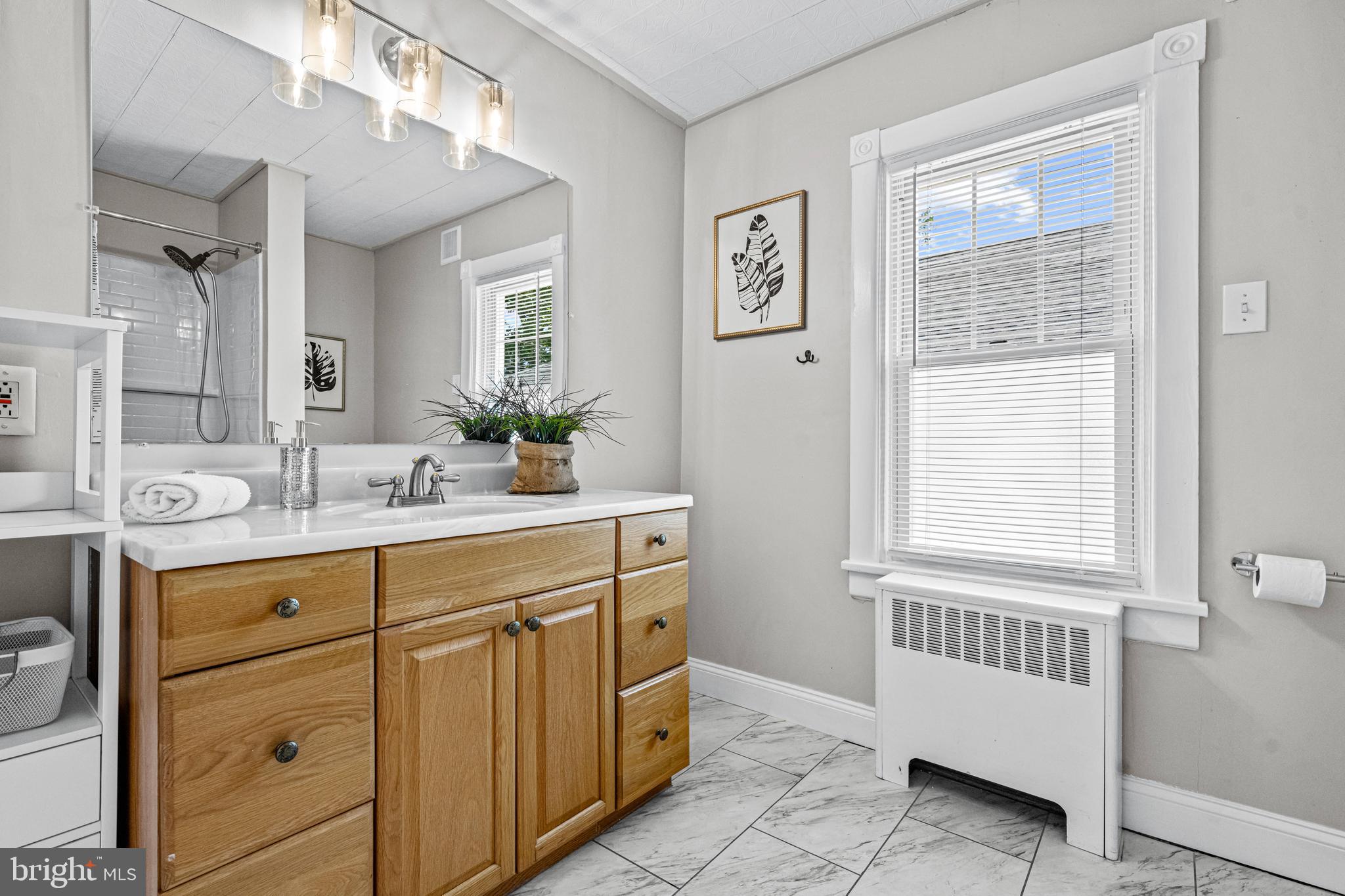 15 South Clinton Avenue Maple Shade, NJ 08052 - Photo 15 of 33 Full bathroom
