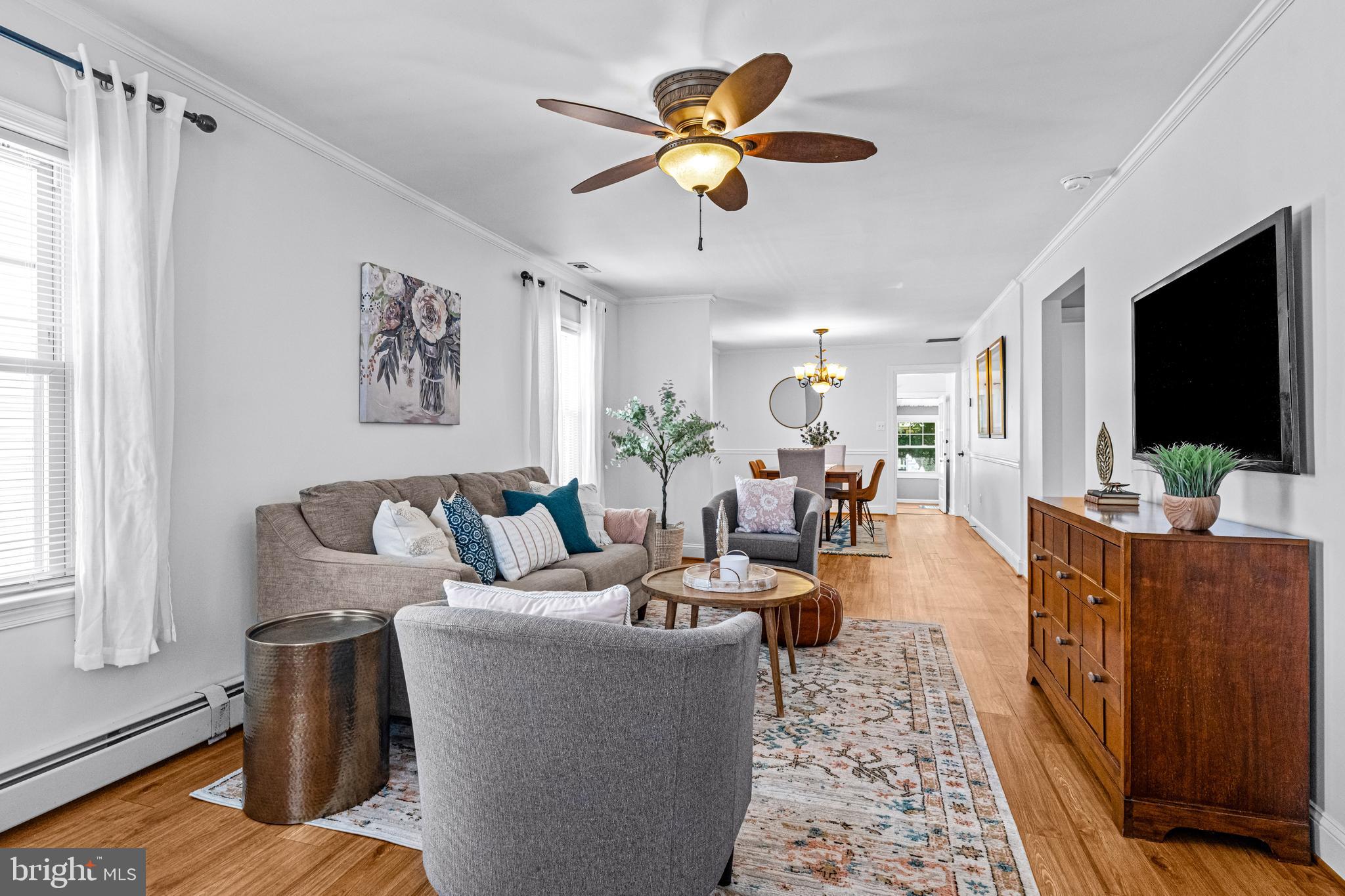 15 South Clinton Avenue Maple Shade, NJ 08052 - Photo 6 of 33 Living room