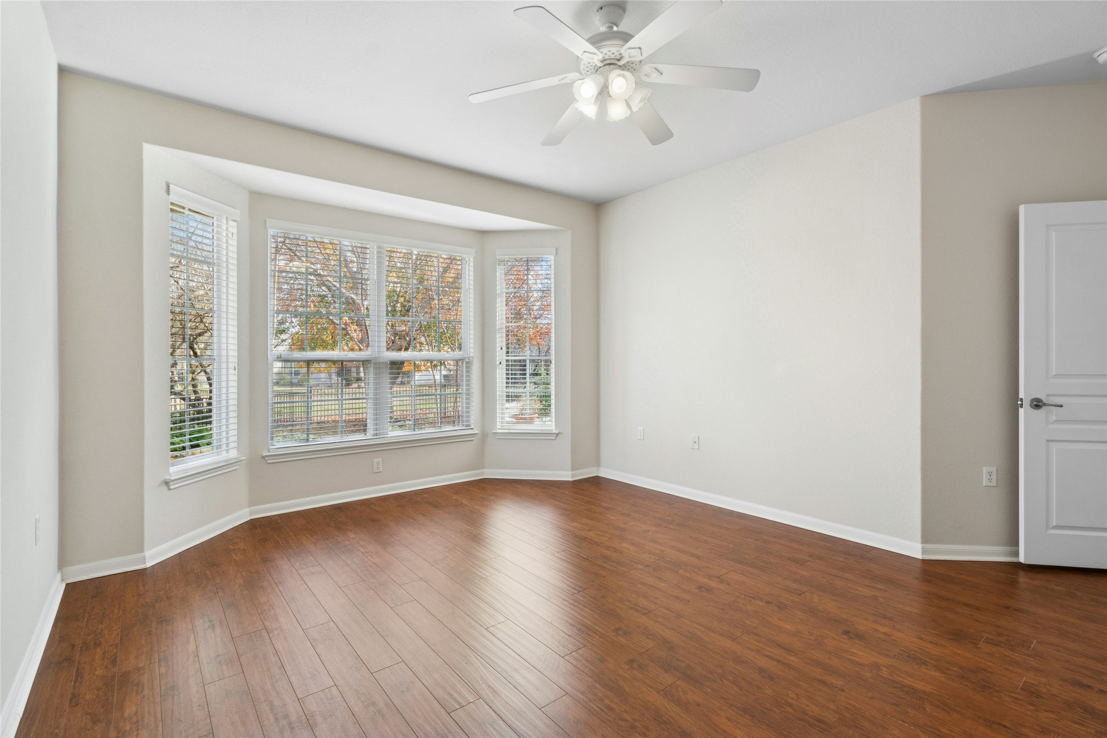 103 Rainwater Cove Georgetown, TX 78633 - Photo 15 of 40 Main Bedroom