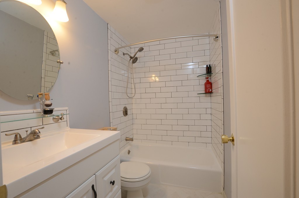 25 Clark's Road, Unit 301 Amesbury, MA 01913 - Photo 16 of 24 Gallery Image 16