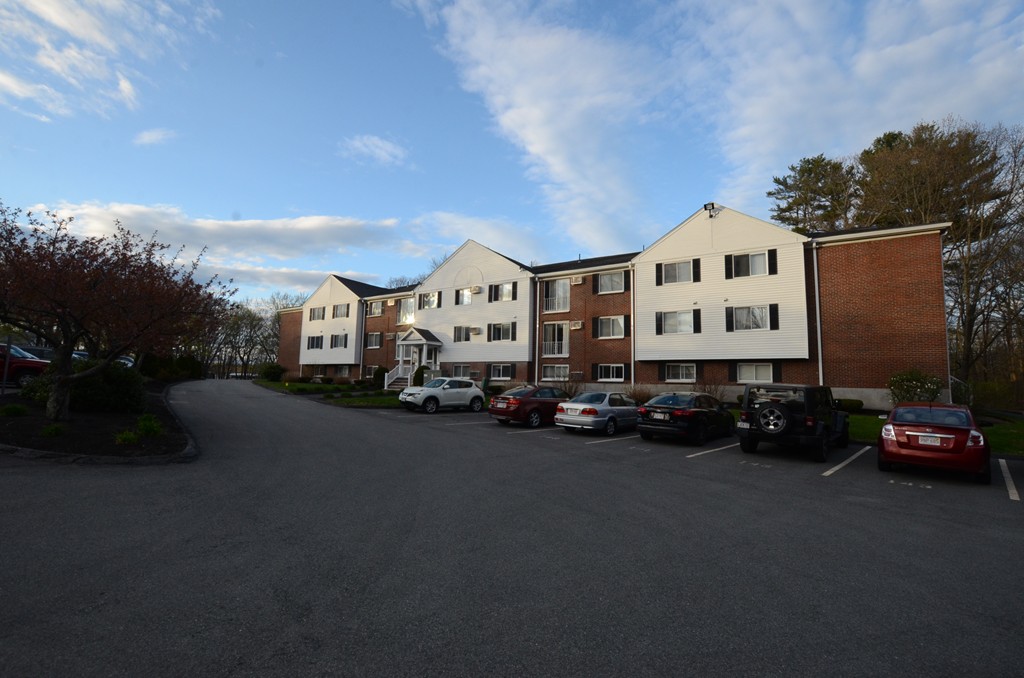 25 Clark's Road, Unit 301 Amesbury, MA 01913 - Photo 3 of 24 Gallery Image 3