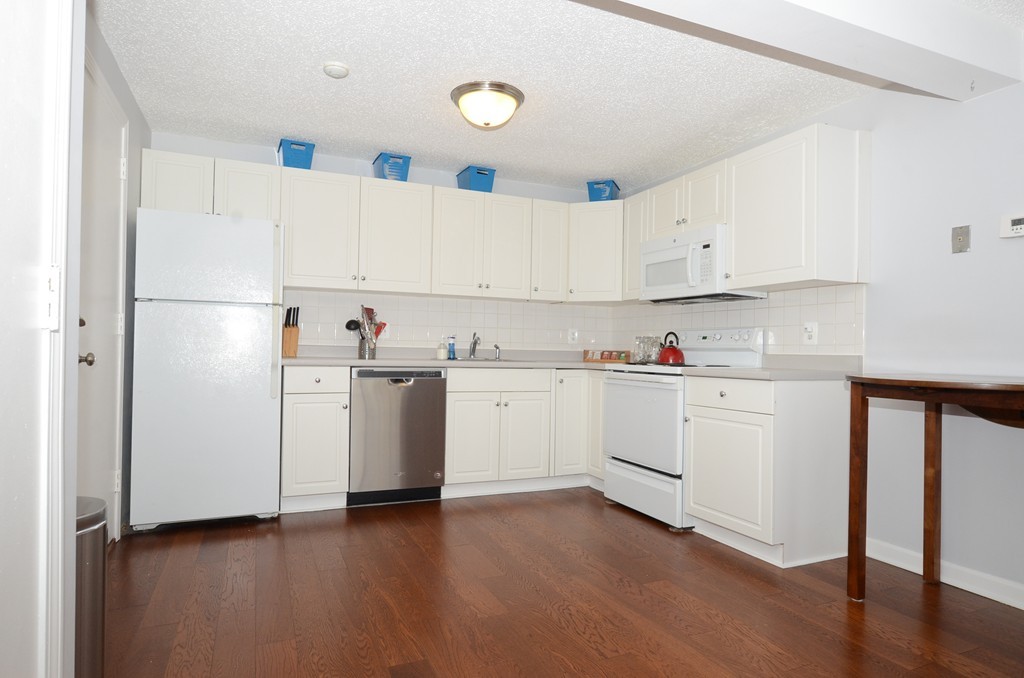 25 Clark's Road, Unit 301 Amesbury, MA 01913 - Photo 10 of 24 Gallery Image 10