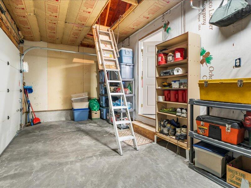 15853 Green Forest Road La Pine, OR 97739 - Photo 13 of 27 13-Garage