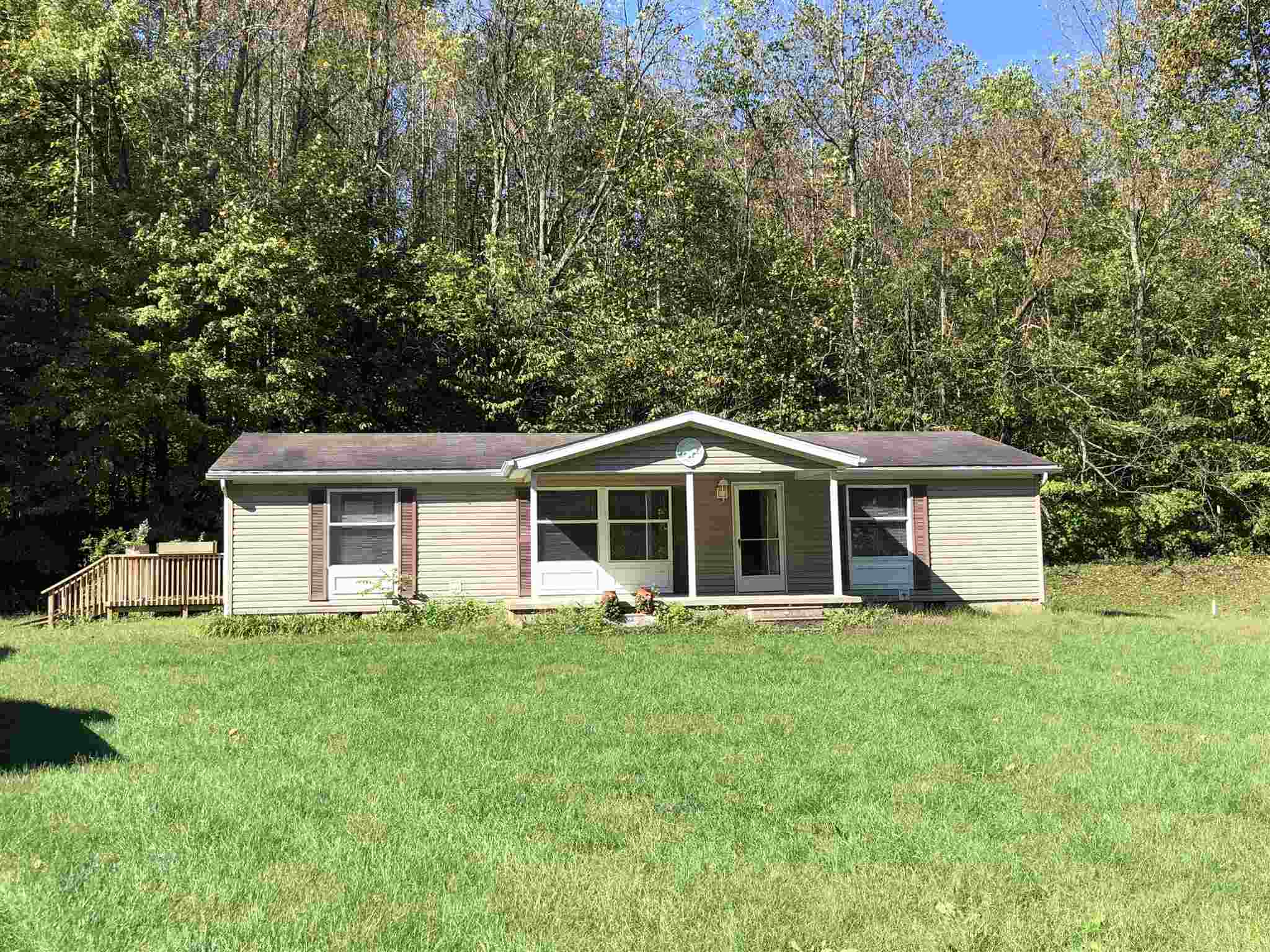 3044 South Old Clifty Road Bloomfield, IN 47424 - Photo 1 of 18