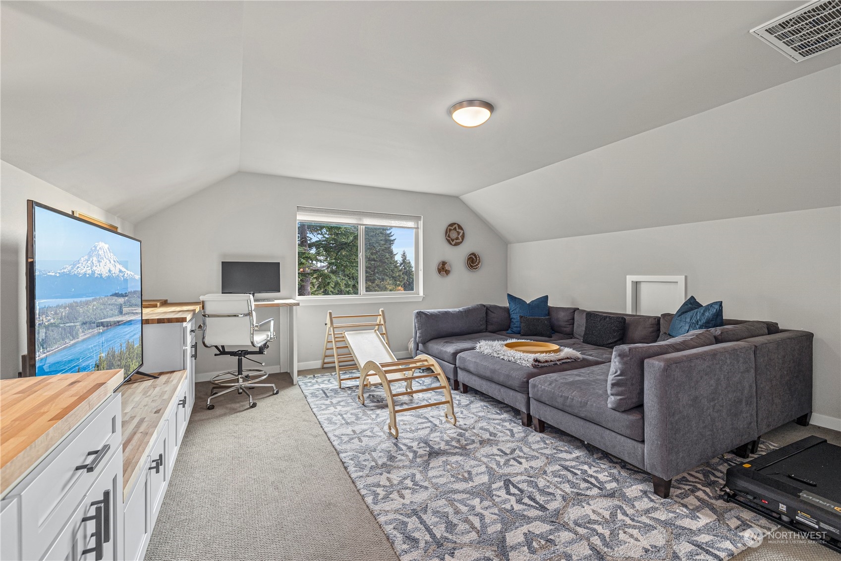 16614 Sylvester Road Southwest Burien, WA 98166 - Photo 31 of 40 a living room with furniture and a large window