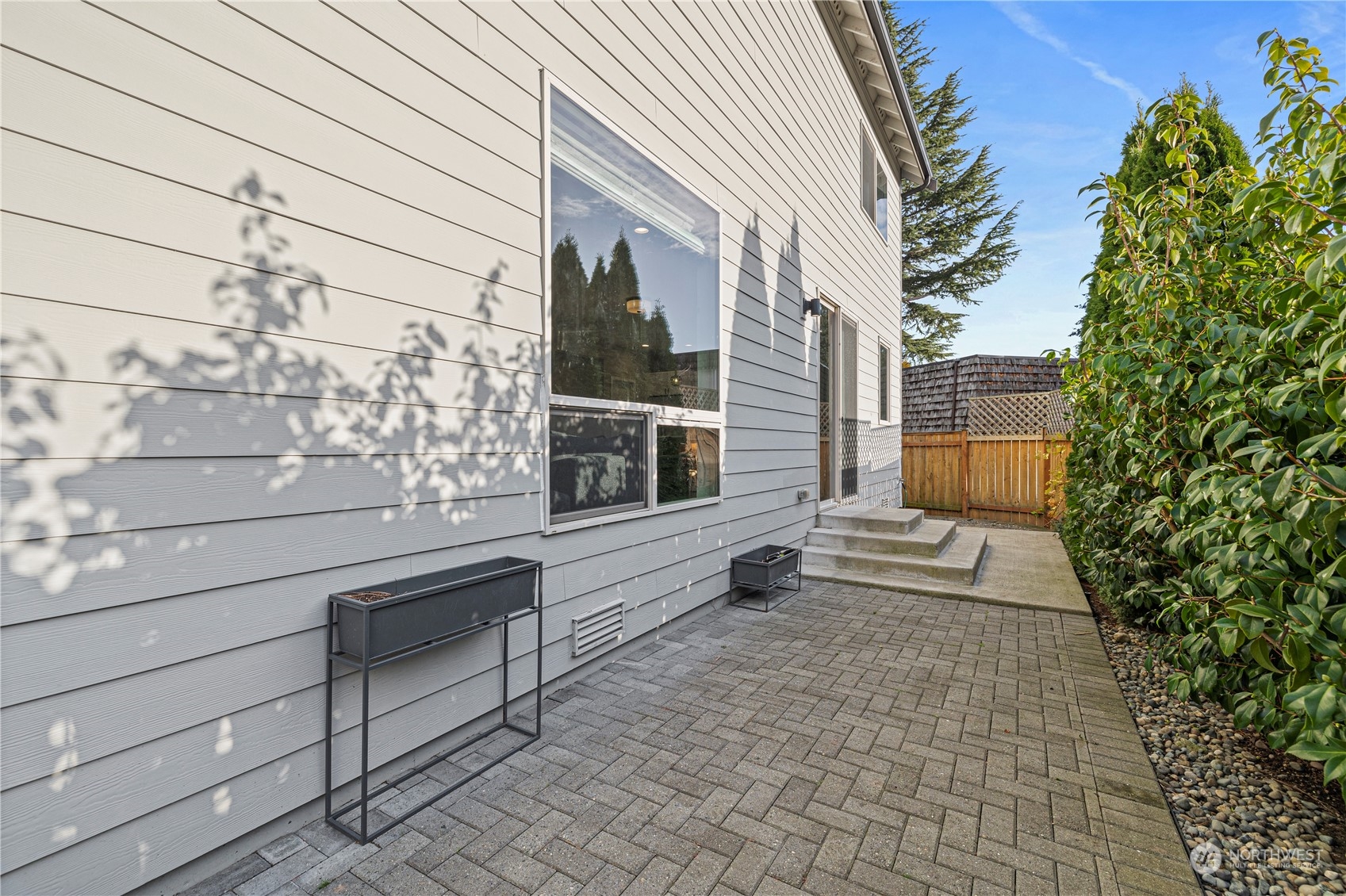 16614 Sylvester Road Southwest Burien, WA 98166 - Photo 37 of 40 a house with a outdoor space