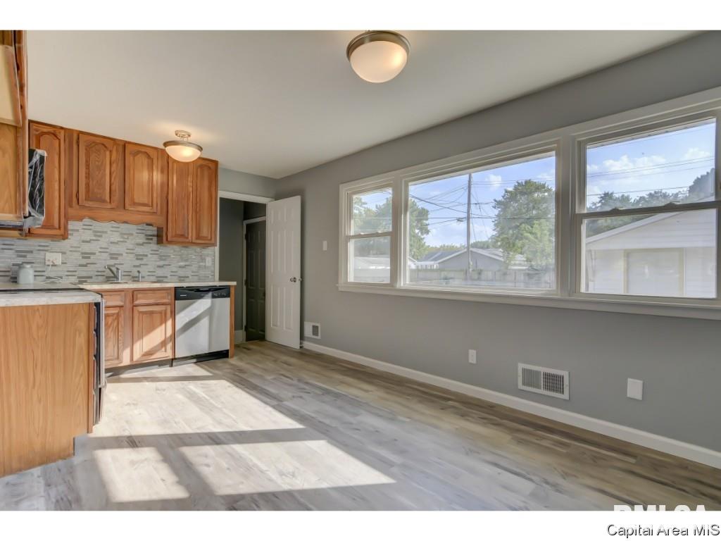 2700 Queensway Road Springfield, IL 62703 - Photo 14 of 34