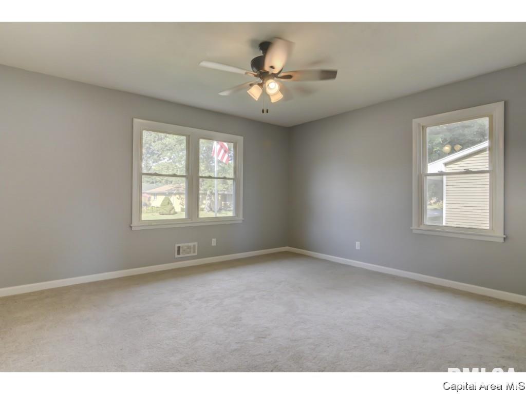 2700 Queensway Road Springfield, IL 62703 - Photo 18 of 34