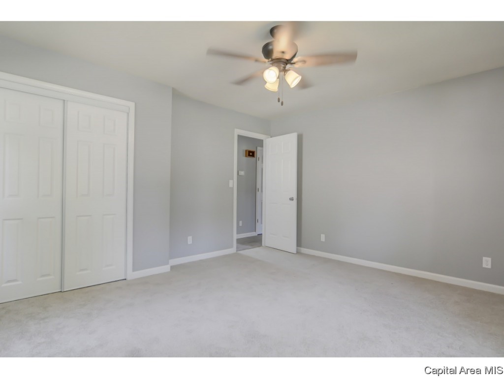 2700 Queensway Road Springfield, IL 62703 - Photo 20 of 34