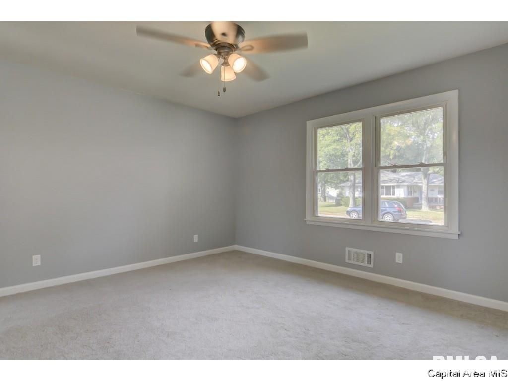 2700 Queensway Road Springfield, IL 62703 - Photo 23 of 34
