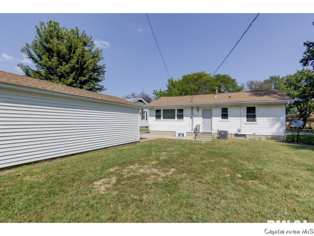 2700 Queensway Road Springfield, IL 62703 - Photo 8 of 34