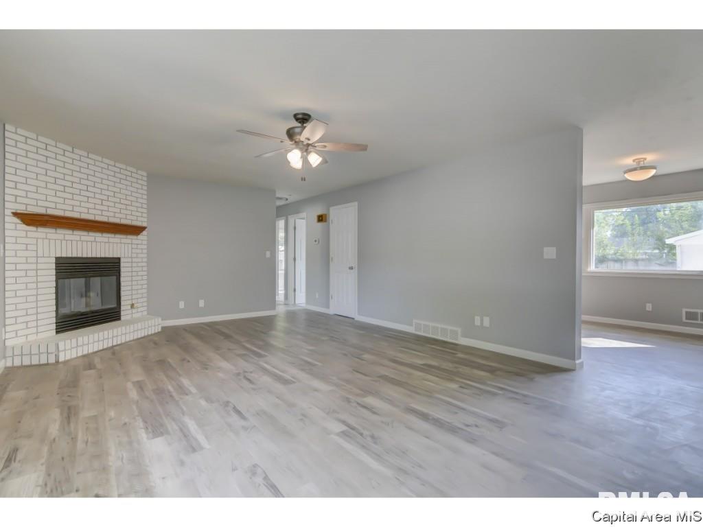2700 Queensway Road Springfield, IL 62703 - Photo 9 of 34