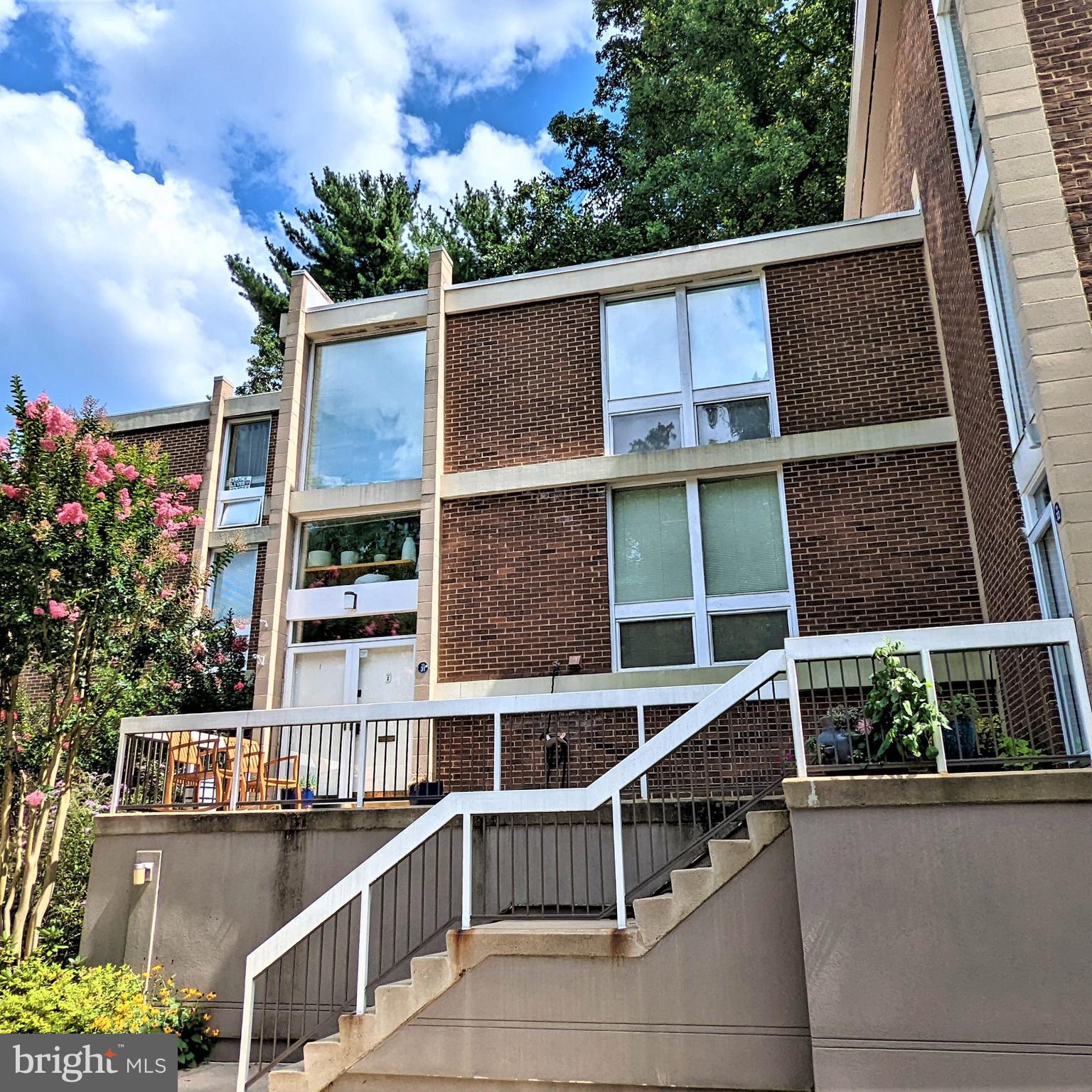 11531 Hickory Cluster Reston, VA 20190 - Photo 2 of 60