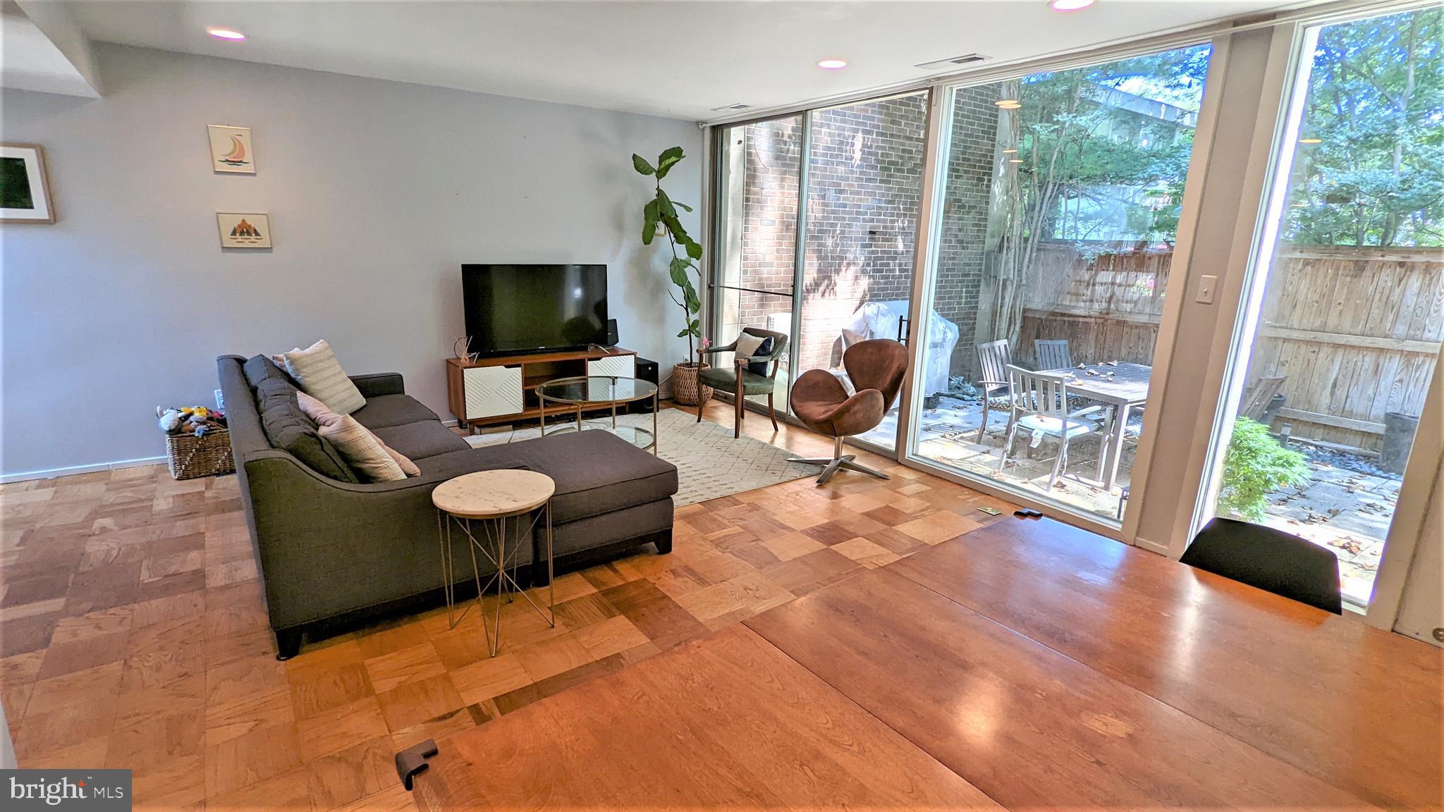 11531 Hickory Cluster Reston, VA 20190 - Photo 10 of 60