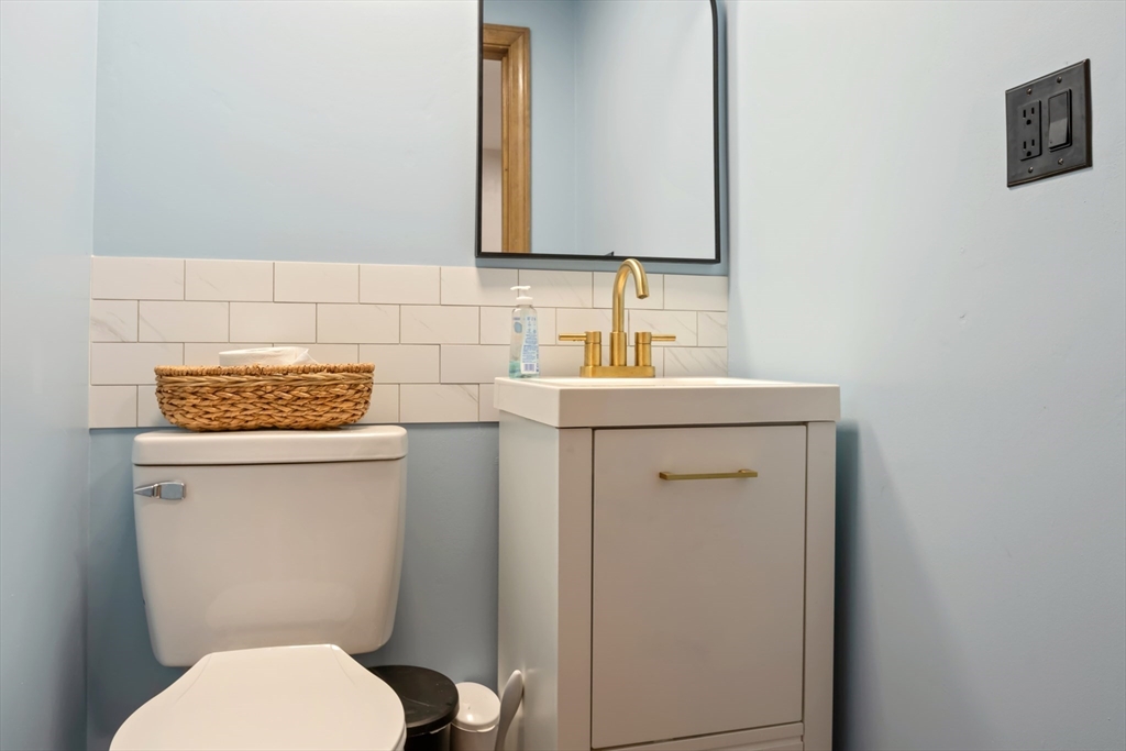 11 Derby Road Berlin, MA 01503 - Photo 18 of 34 Gallery Image 18