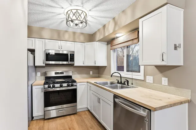 $390,000 | 125 Glenmar Avenue, Mahtomedi, MN 55115