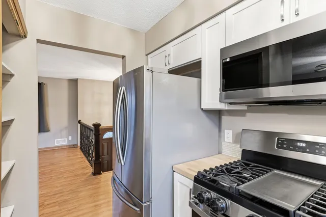 $390,000 | 125 Glenmar Avenue, Mahtomedi, MN 55115