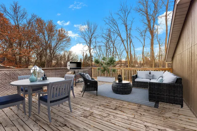 $390,000 | 125 Glenmar Avenue, Mahtomedi, MN 55115