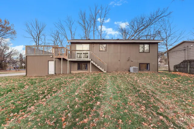 $390,000 | 125 Glenmar Avenue, Mahtomedi, MN 55115