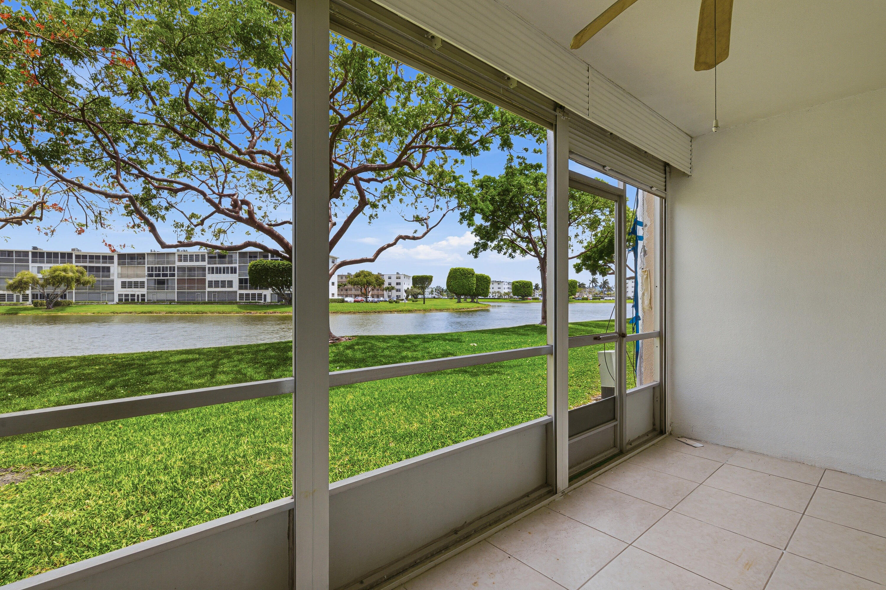 1025 Newcastle B, Unit 1025 Boca Raton, FL 33434 - Photo 23 of 31 Patio