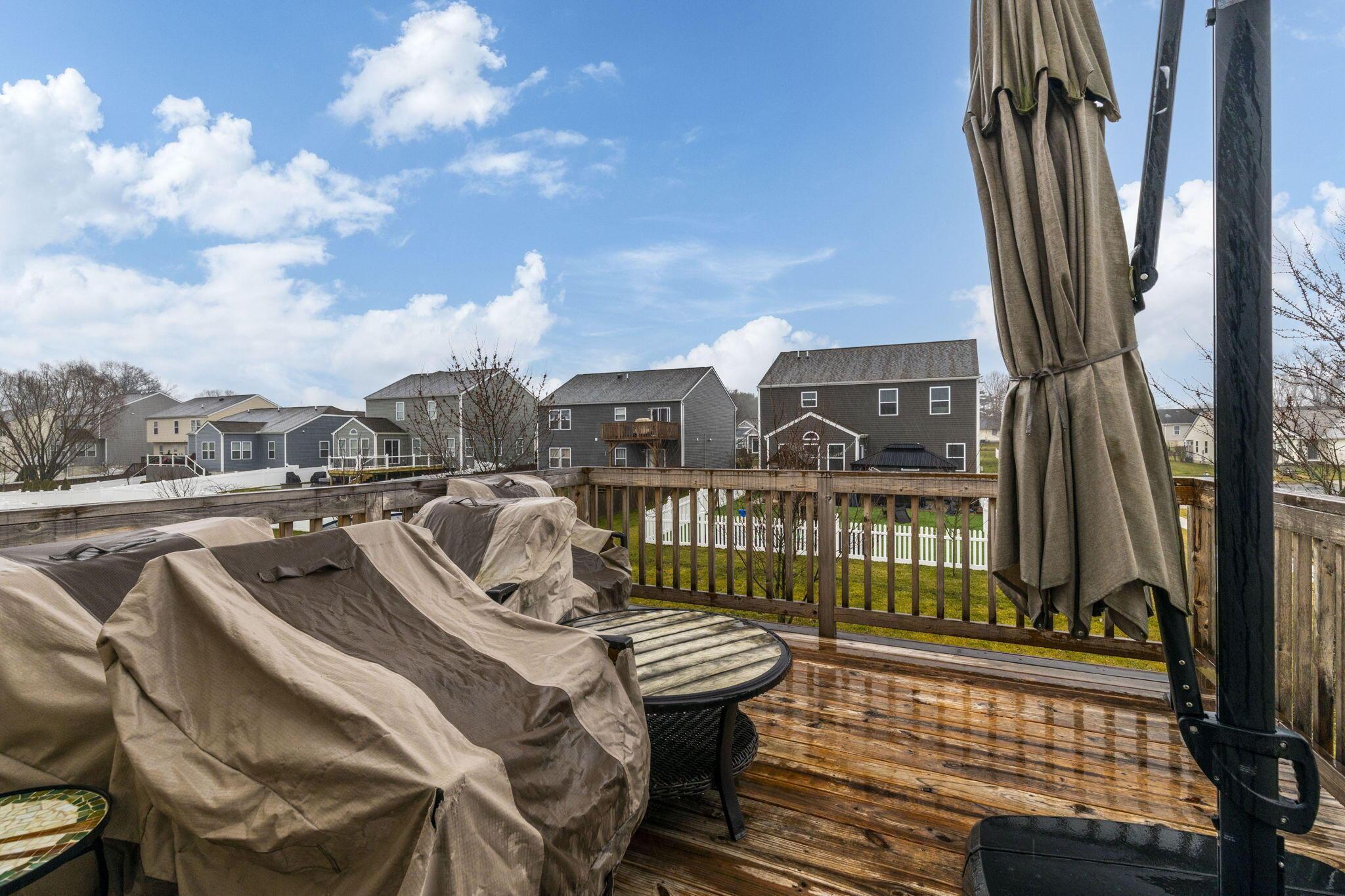 2574 Ridgeway Avenue Lancaster, OH 43130 - Photo 35 of 39 Sun Deck - 2574 Ridgeway Avenue, Lancaster, OH 43130