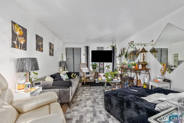 $639,900 | 1890 30th Street Southwest, Wyoming, MI 49519