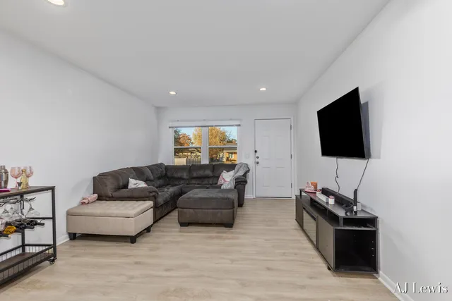 $639,900 | 1890 30th Street Southwest, Wyoming, MI 49519