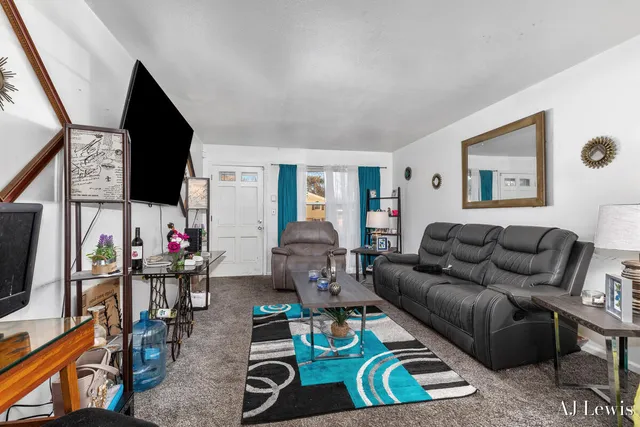 $639,900 | 1890 30th Street Southwest, Wyoming, MI 49519