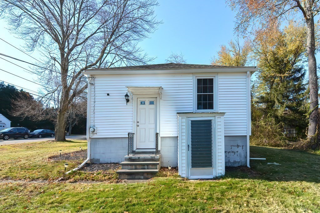 1 Manor Road Auburn, MA 01501 - Photo 3 of 35 Gallery Image 3