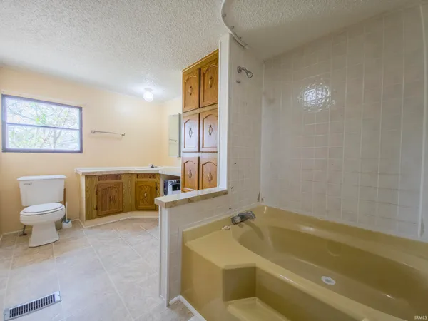 $94,900 | 203 East Main Street, Allendale, IL 62410